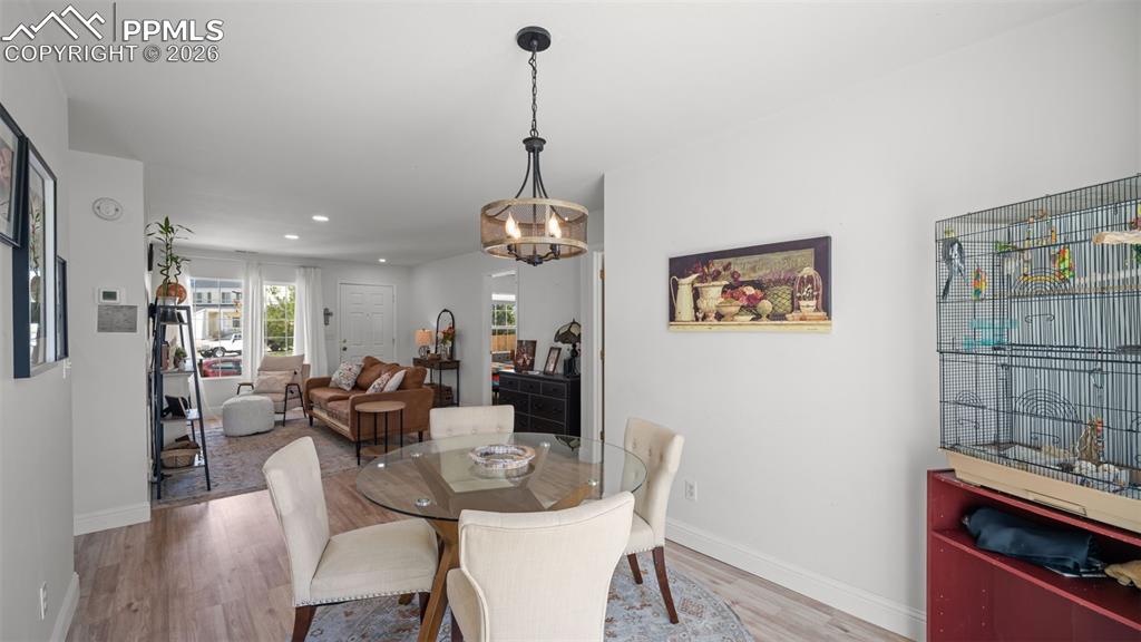 Image 21 of 37: Dining Area