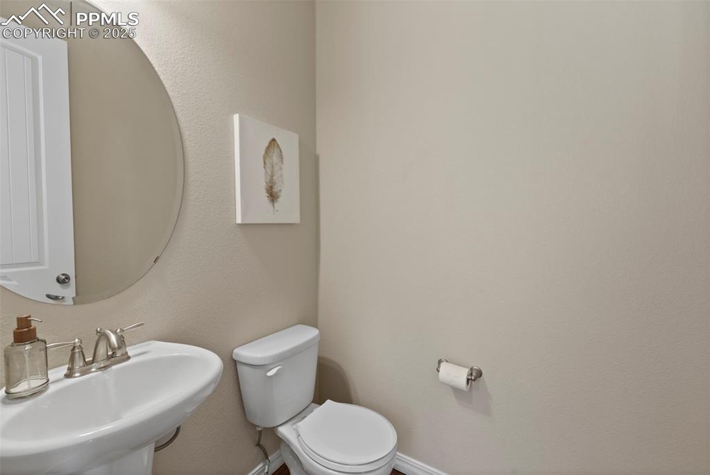 Image 14 of 48: Bathroom