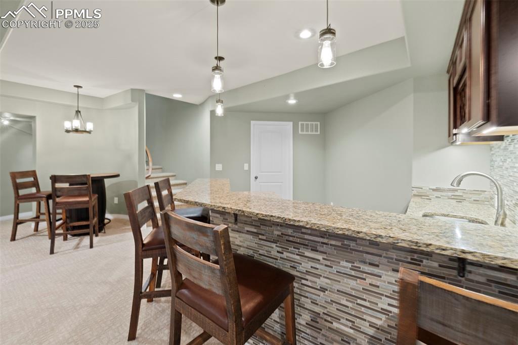 Image 36 of 48: Kitchen