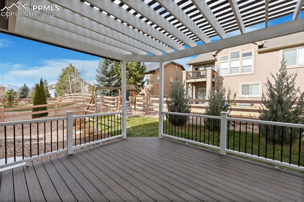 Image 37 of 48: Deck