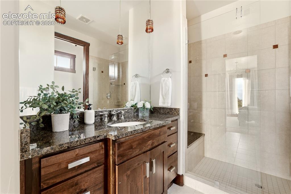 Image 39 of 46: Bathroom