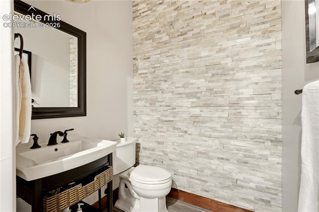 Image 42 of 46: Bathroom