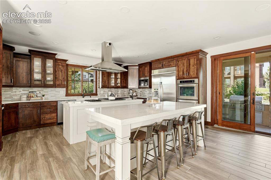 Image 7 of 46: Kitchen