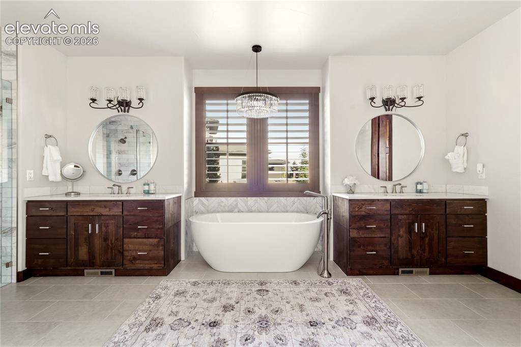 Image 8 of 46: Bathroom