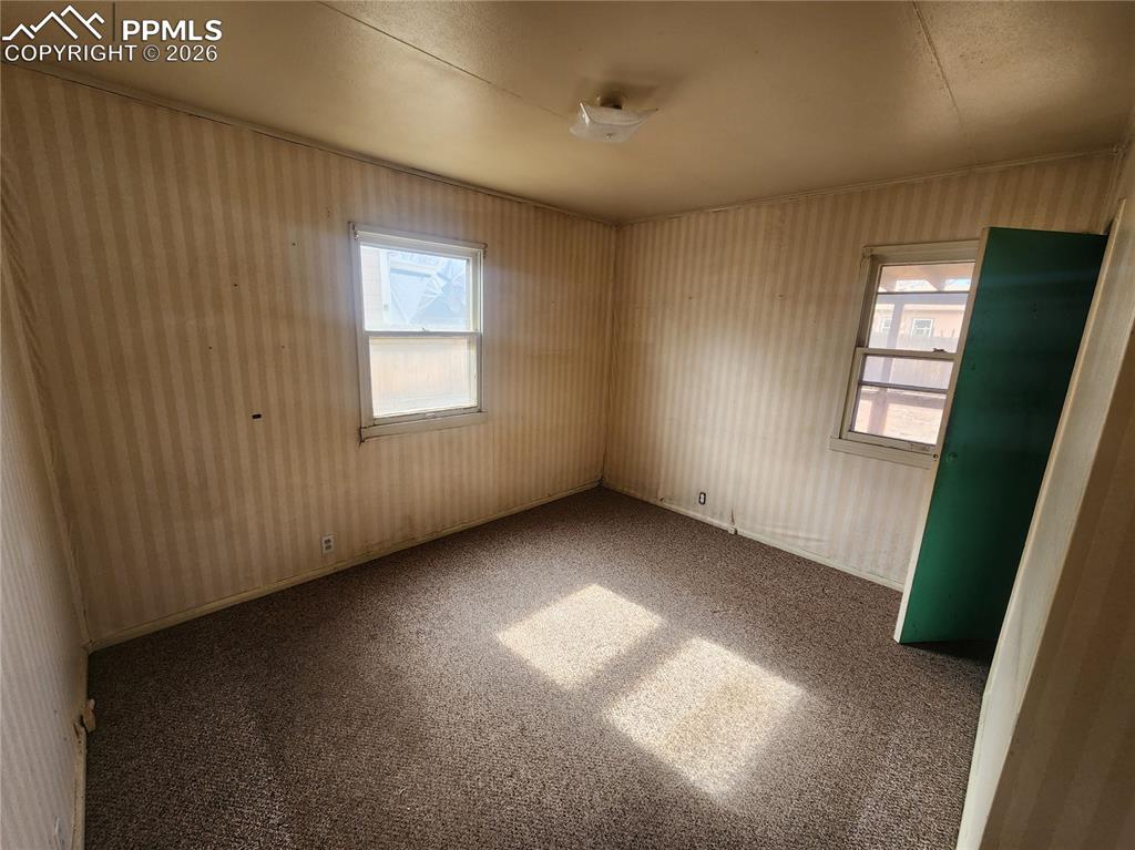 Image 4 of 16: Bedroom