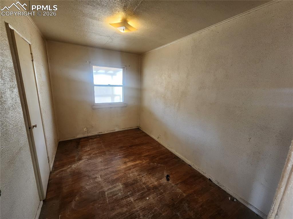 Image 6 of 16: Bedroom