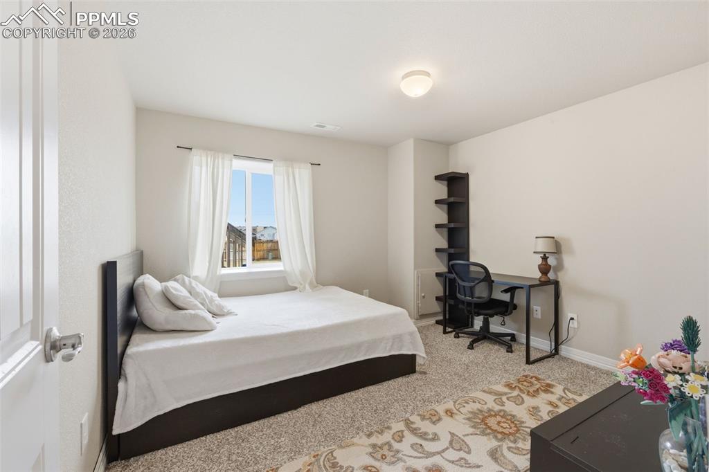 Image 17 of 22: Bedroom