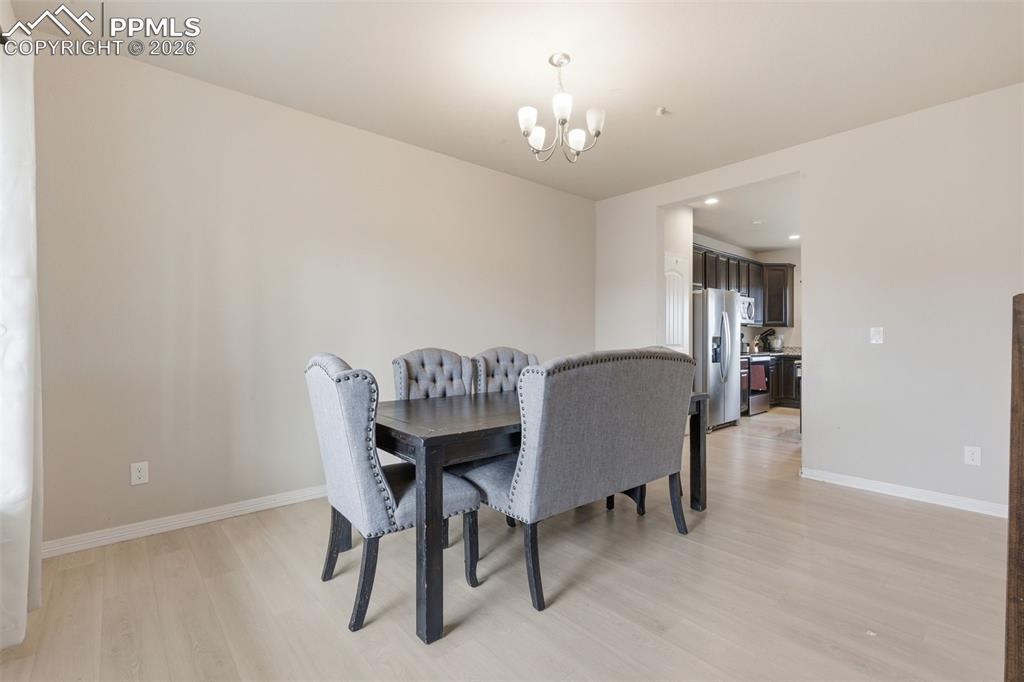 Image 5 of 22: Dining Area