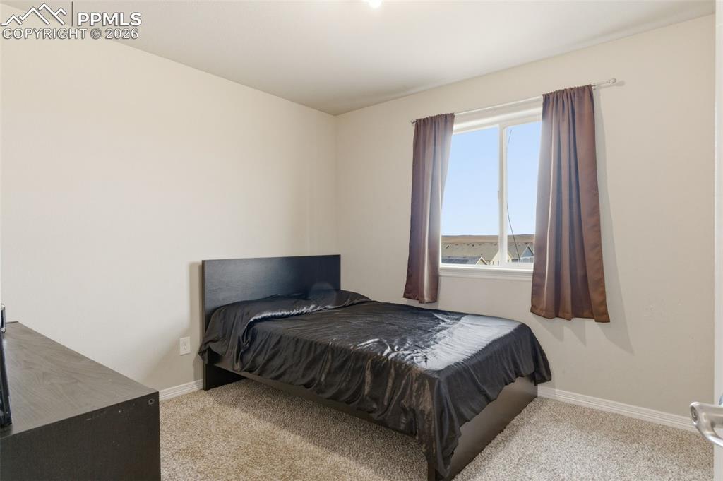 Image 7 of 22: Bedroom