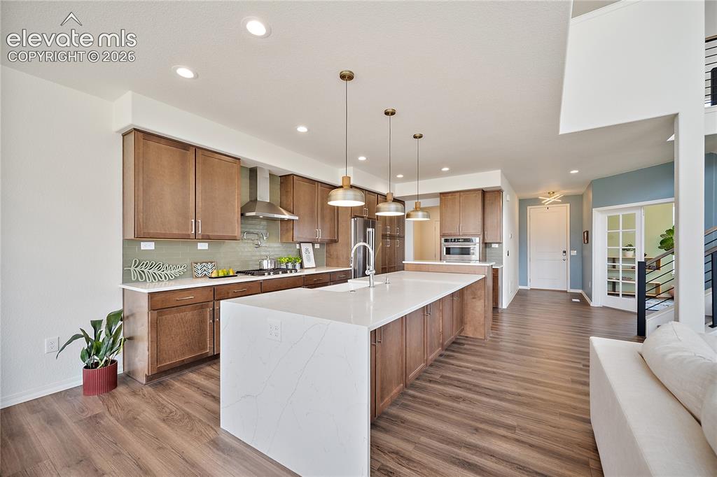 Image 5 of 49: Kitchen