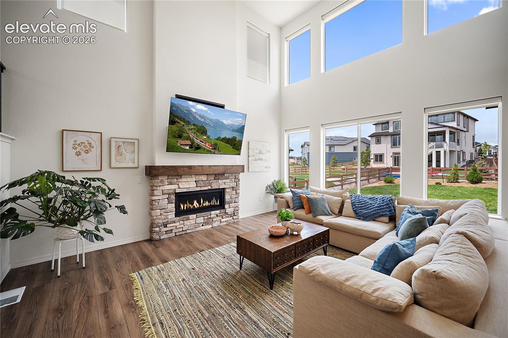 Image 6 of 49: Living Room