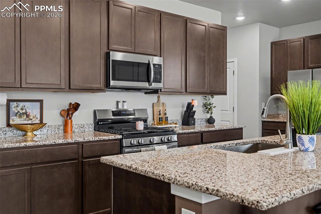 Image 9 of 24: Kitchen