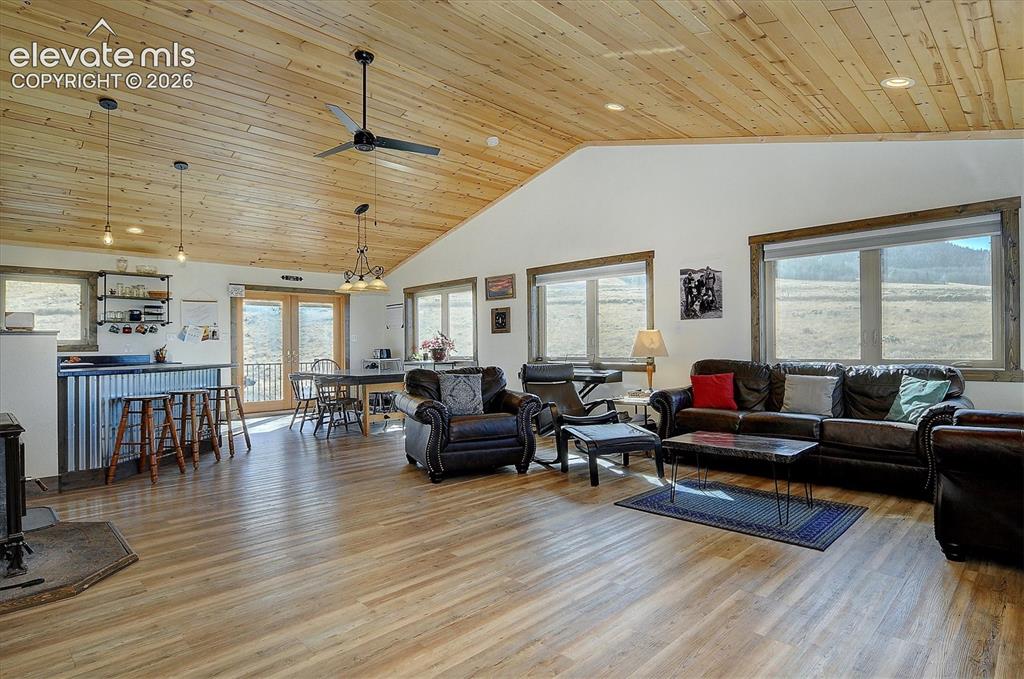 Image 9 of 50: Living Room