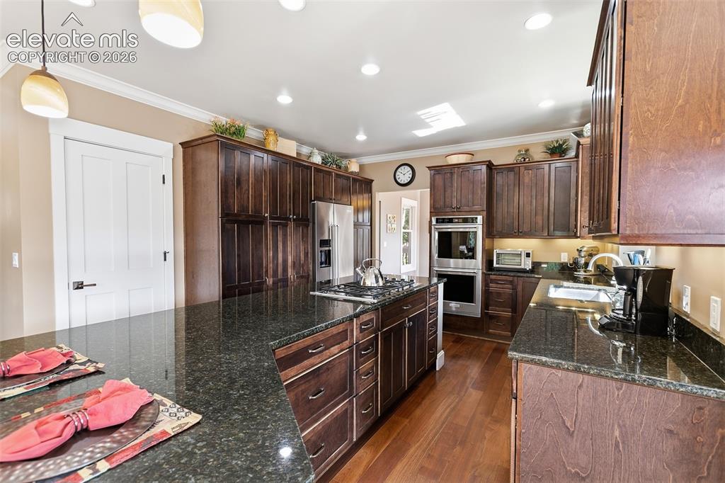 Image 10 of 43: Kitchen