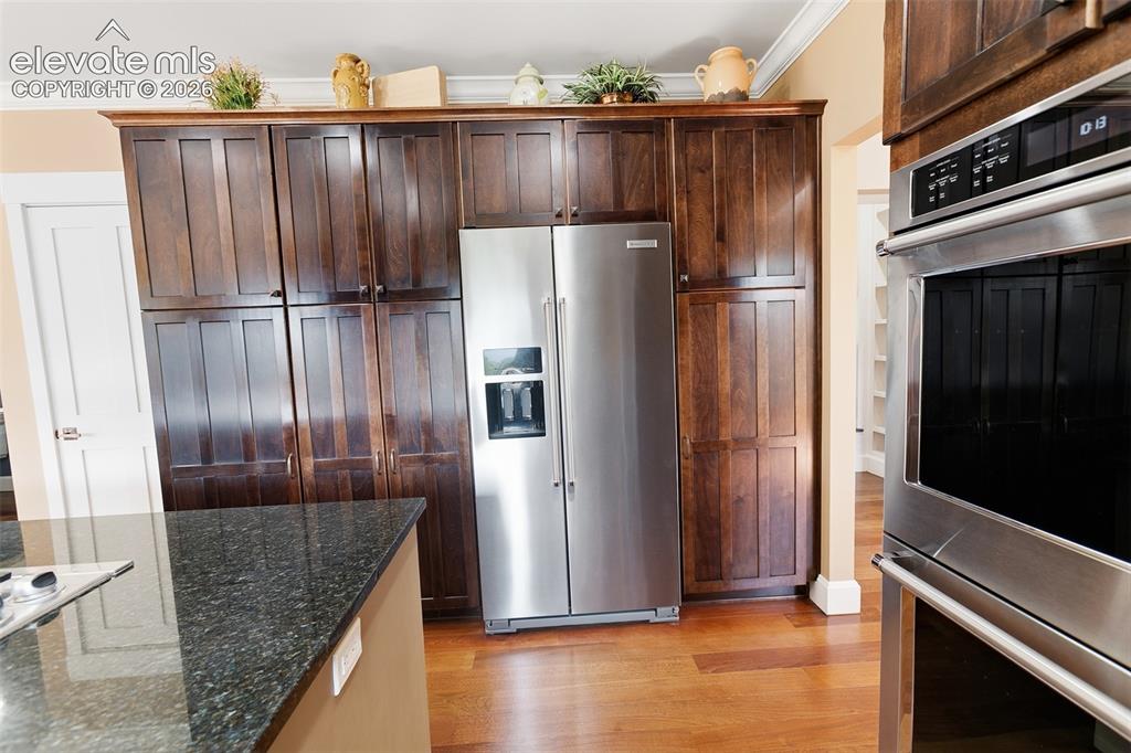 Image 12 of 43: Kitchen