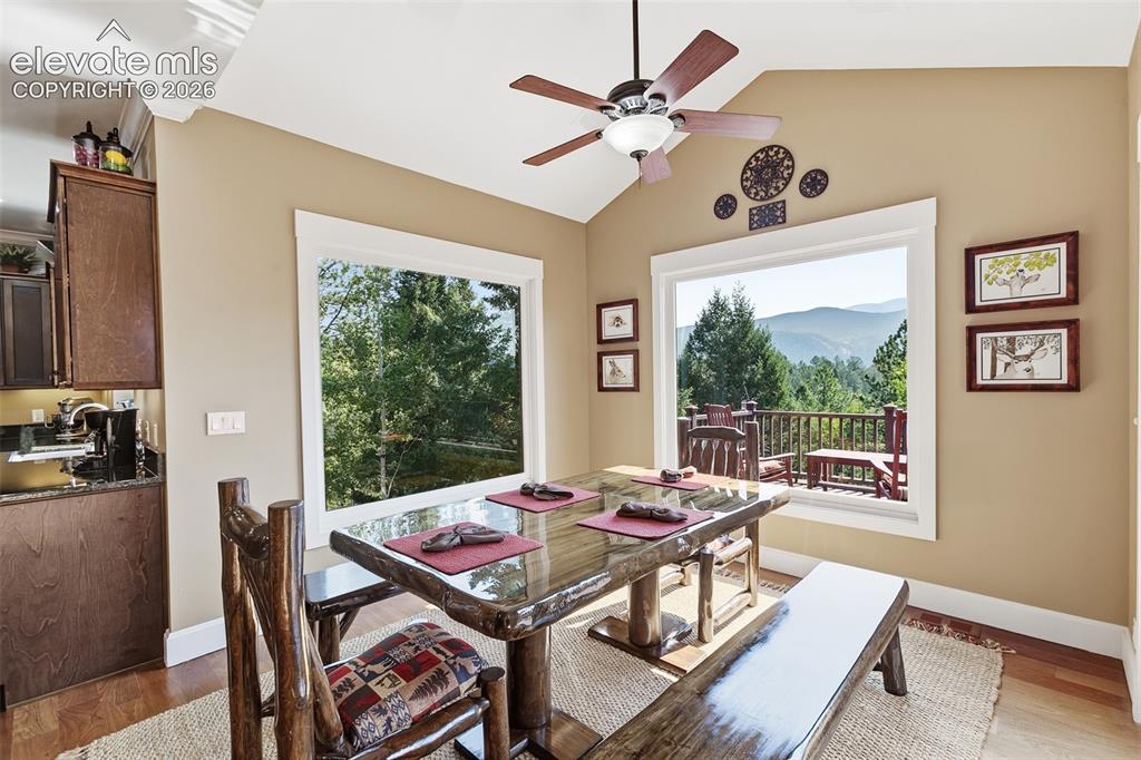 Image 9 of 43: Informal Dining