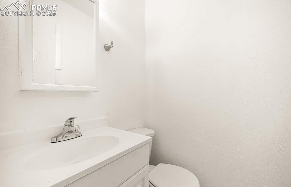 Image 10 of 21: Bathroom