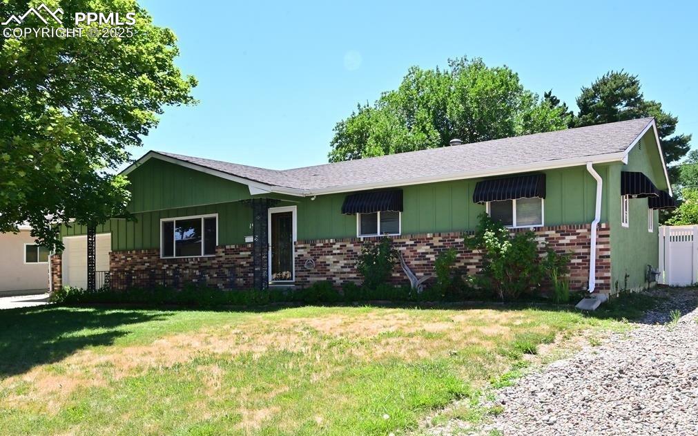 Image 4 of 21: Front of Structure