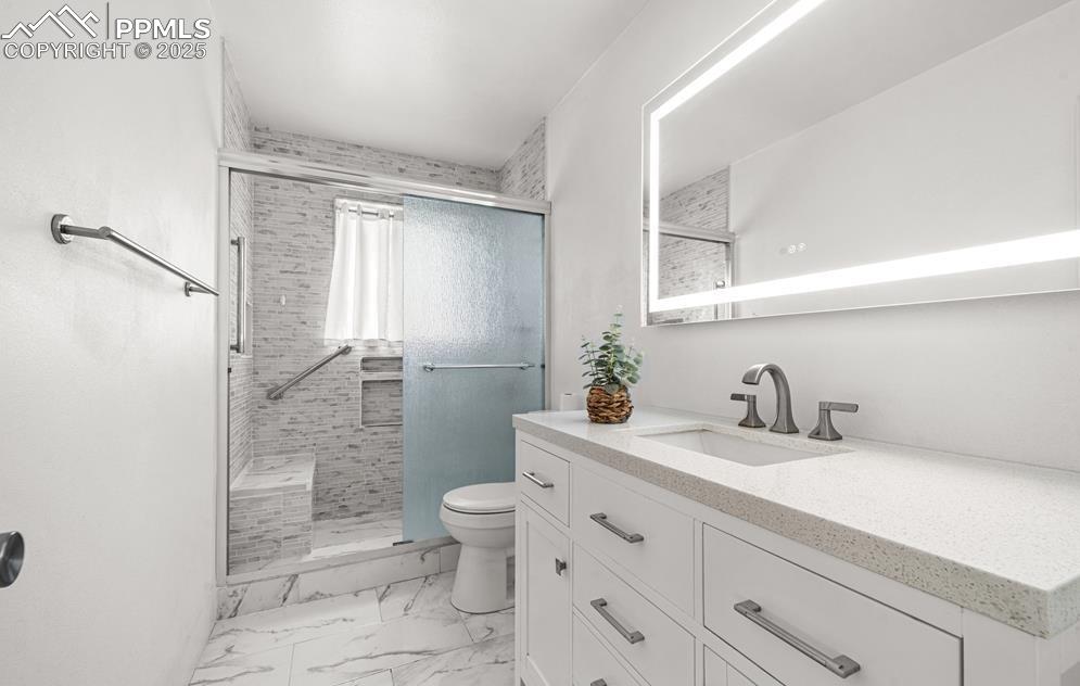 Image 7 of 21: Bathroom