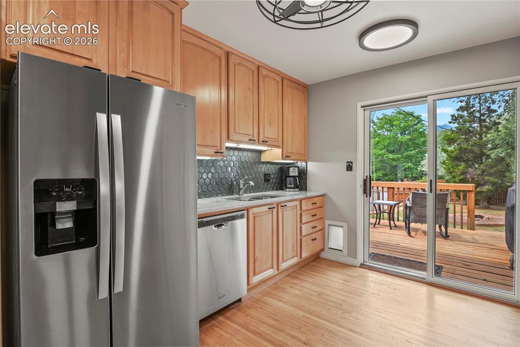 Image 16 of 48: Kitchen