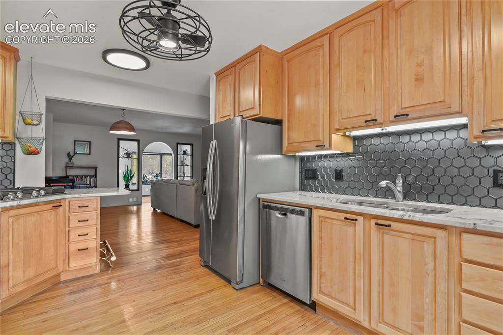 Image 17 of 48: Kitchen