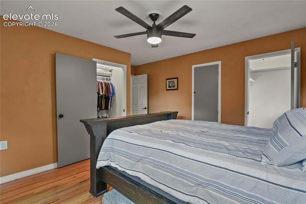 Image 20 of 48: Bedroom