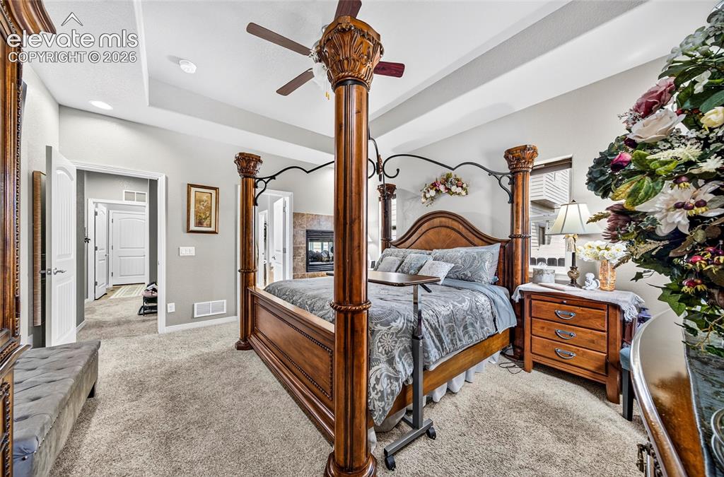 Image 12 of 30: Bedroom