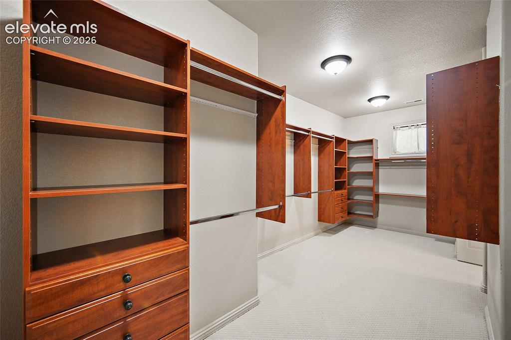 Image 14 of 42: 2 sided entry