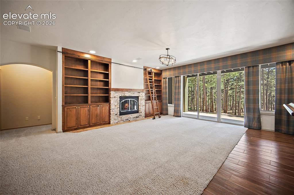 Image 23 of 42: Family Room