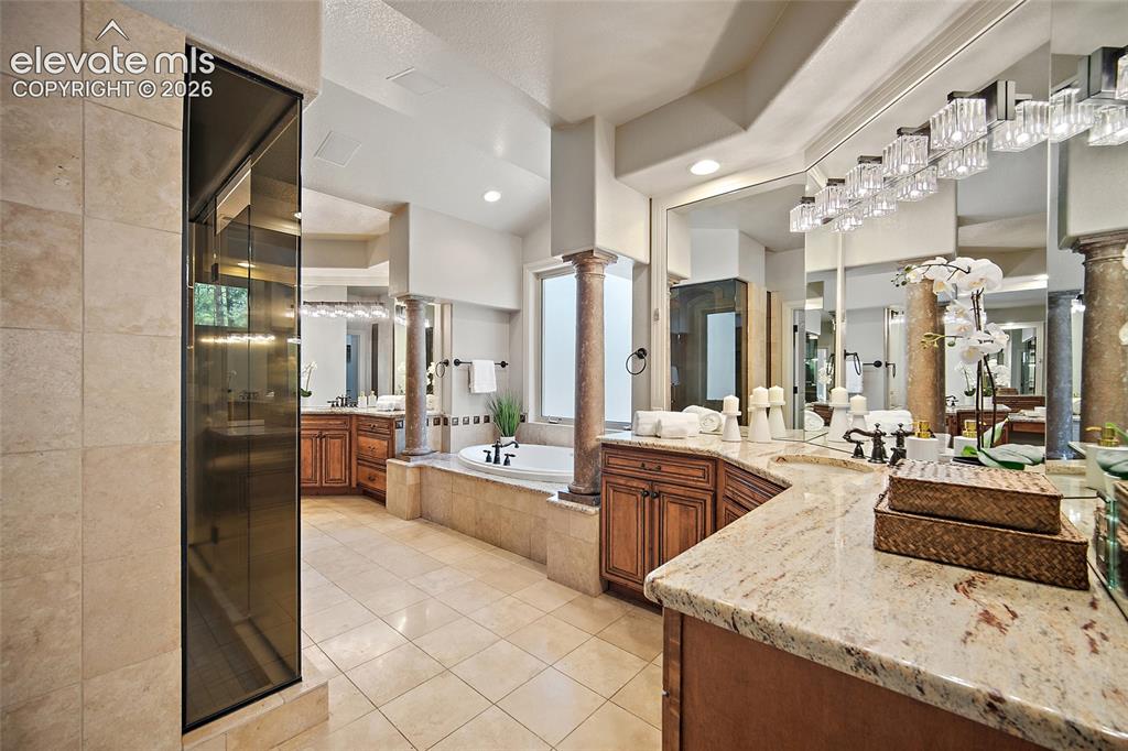 Image 6 of 42: Bathroom