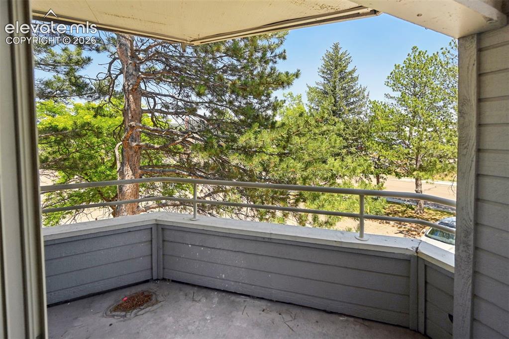 Image 18 of 21: Balcony