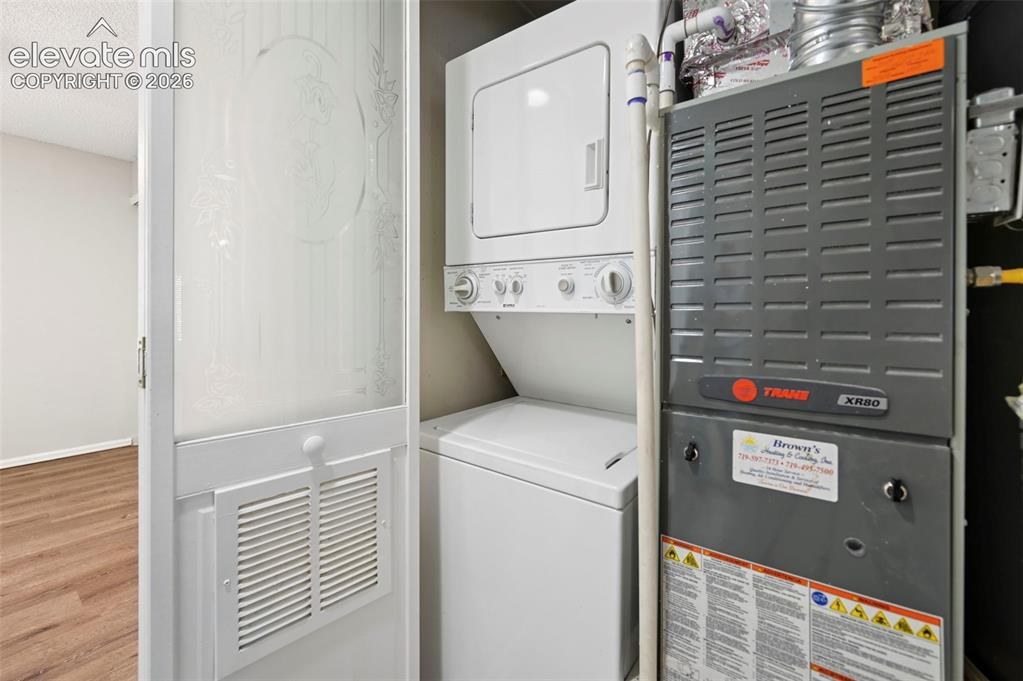 Image 9 of 21: Laundry