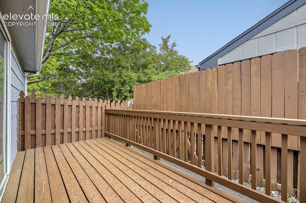 Image 24 of 29: Deck