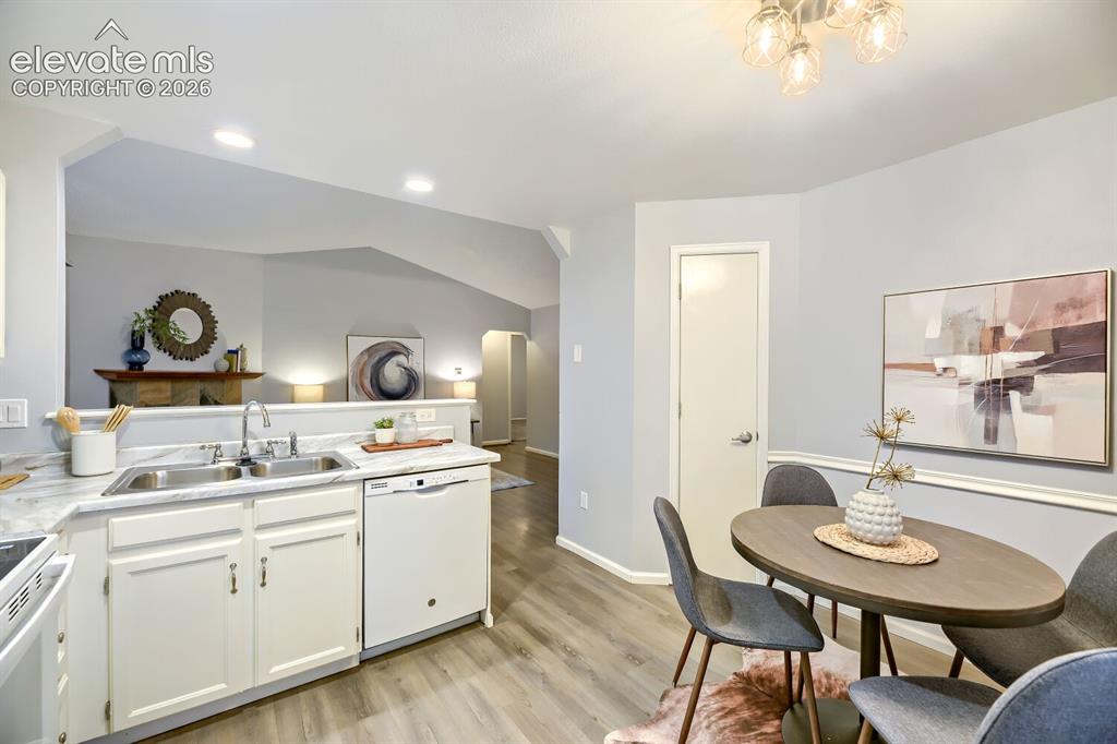 Image 7 of 29: Kitchen