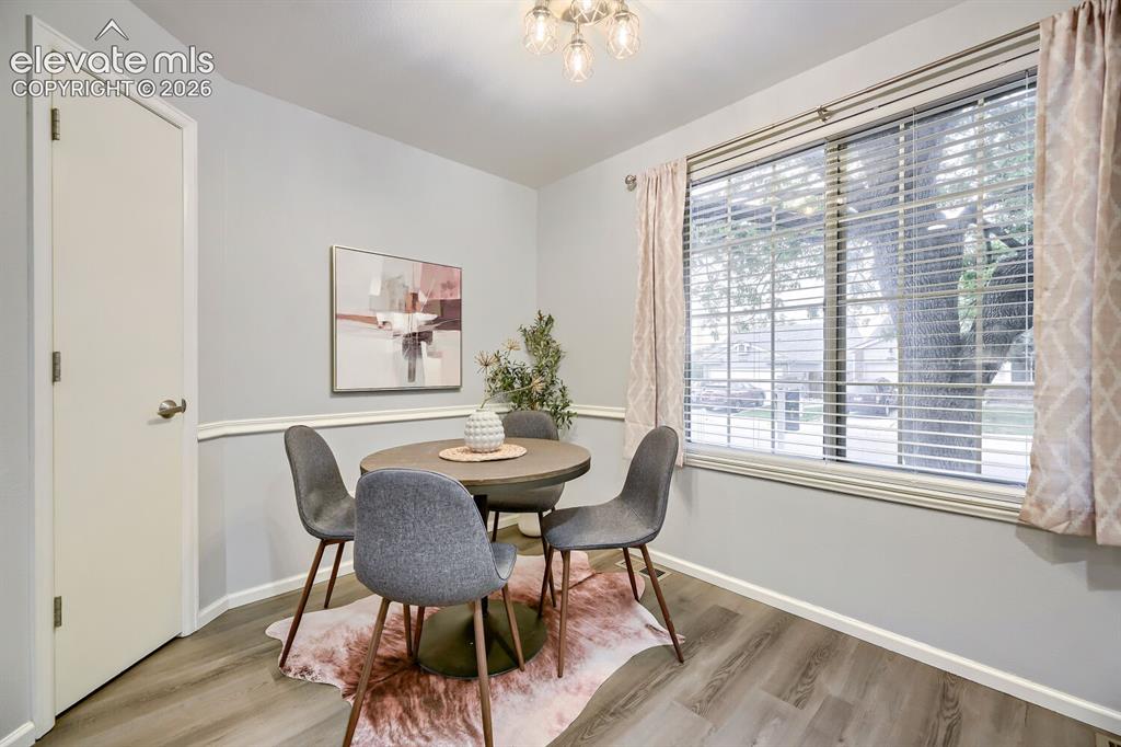 Image 8 of 29: Dining Area