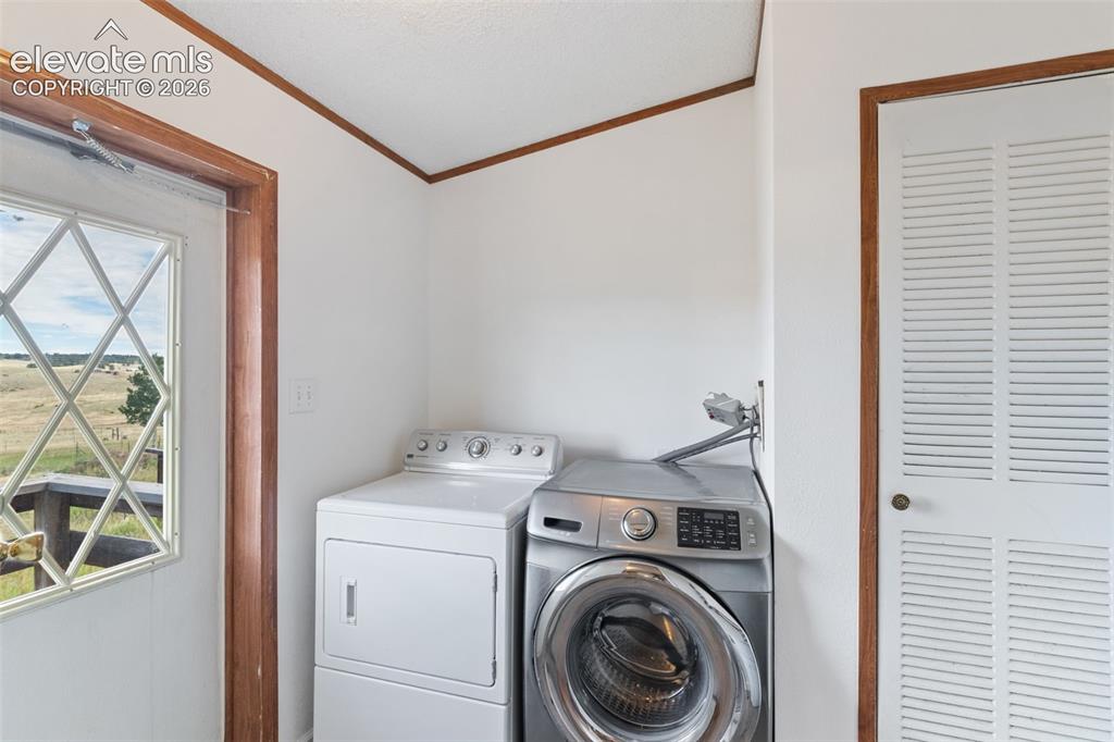 Image 13 of 24: Laundry