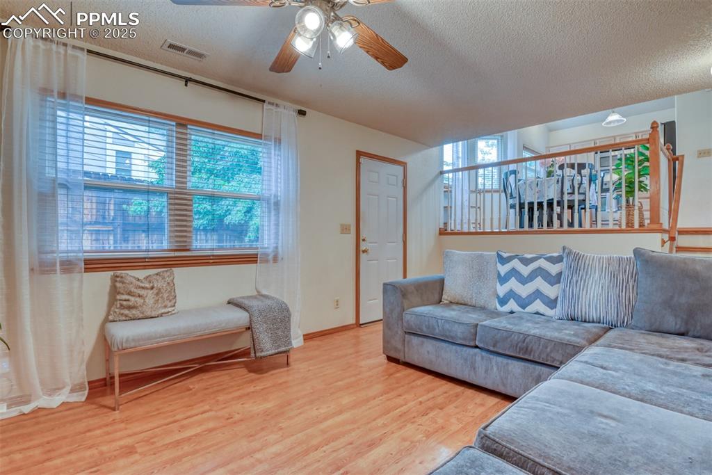 Image 19 of 43: Living Room