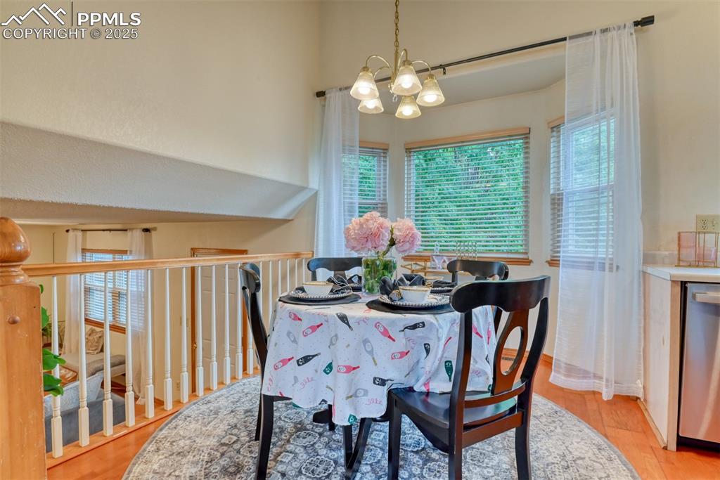 Image 8 of 43: Dining Area
