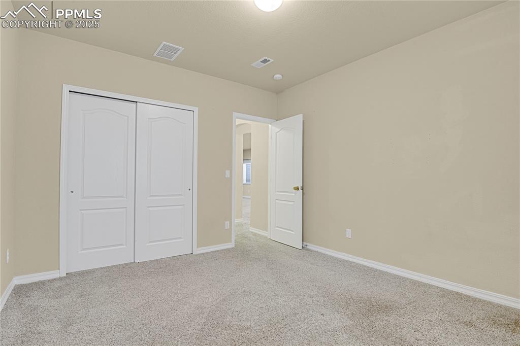 Image 32 of 50: Bedroom