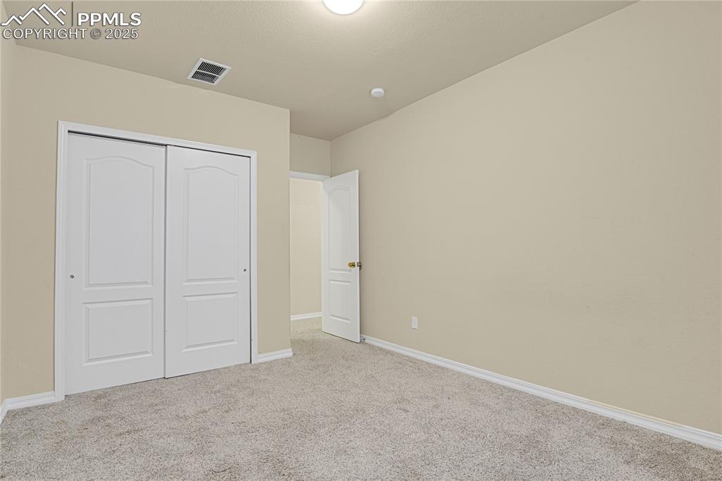 Image 36 of 50: Bedroom