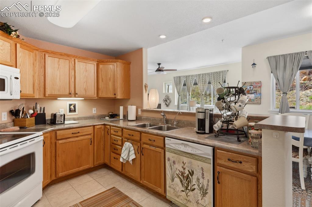 Image 13 of 44: Kitchen