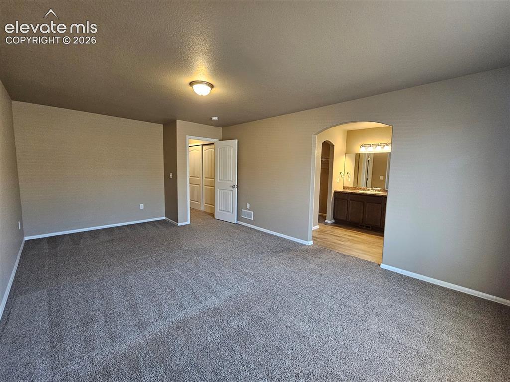 Image 9 of 20: Bedroom