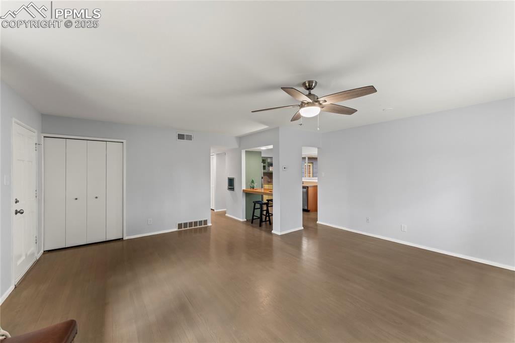 Image 6 of 30: Living Room