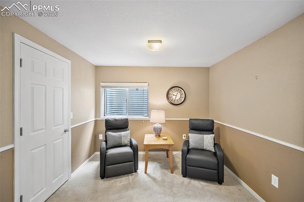 Image 28 of 47: Sitting Room