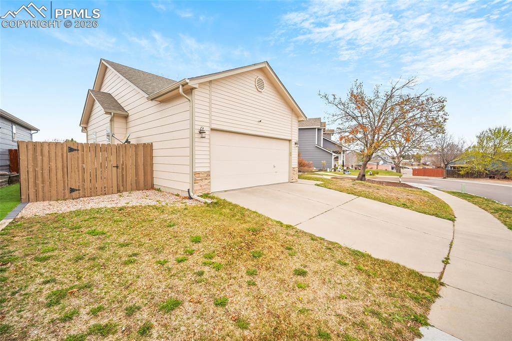 Image 3 of 47: Side of Structure