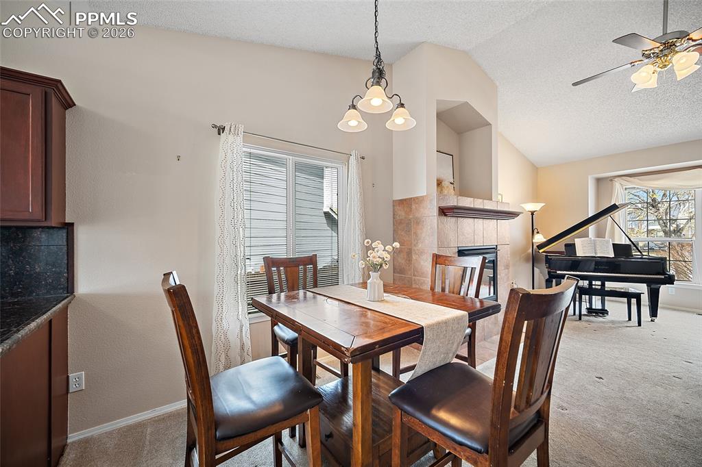 Image 9 of 47: Dining Area