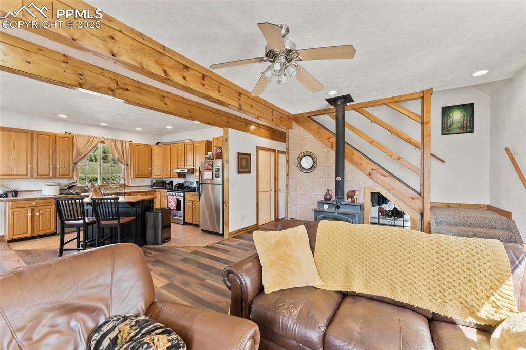 Image 13 of 40: Living Room
