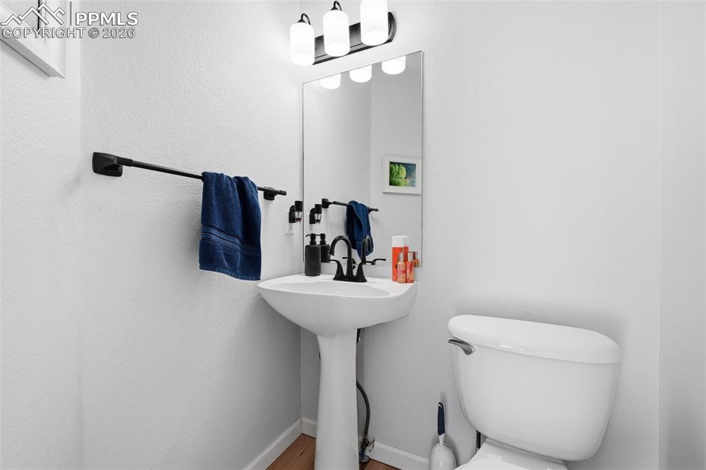 Image 12 of 24: Bathroom