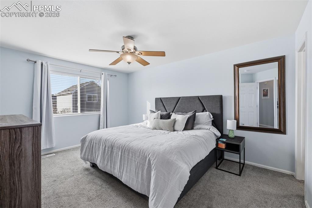 Image 13 of 24: Bedroom