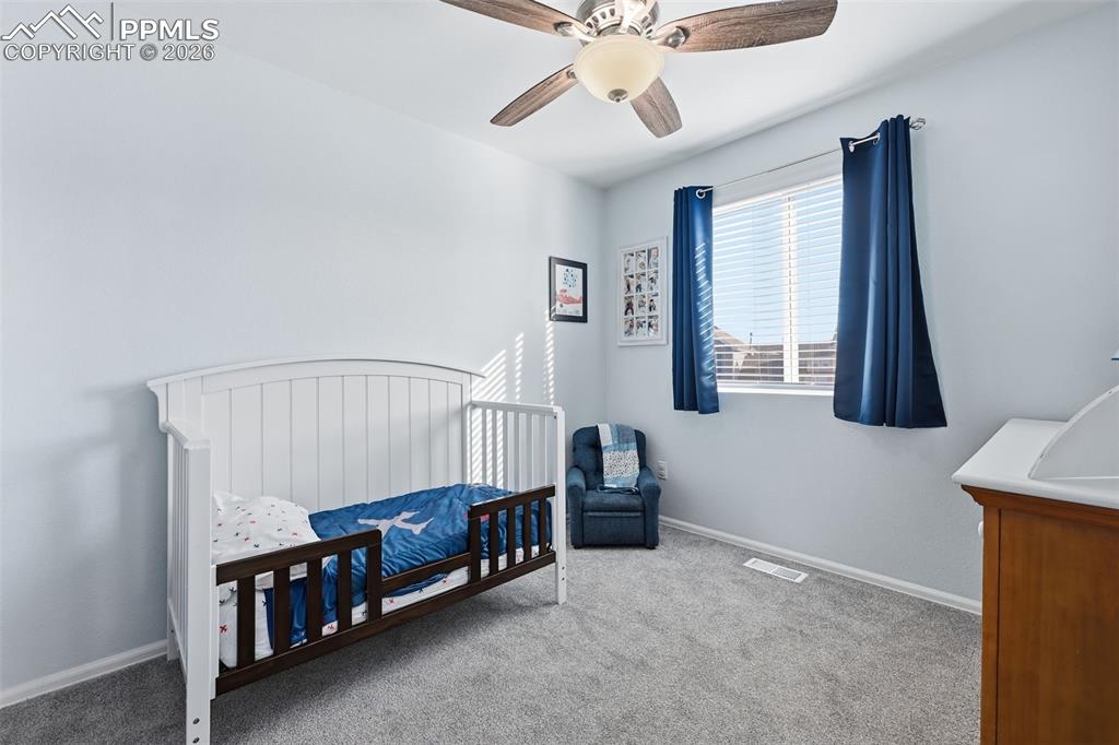 Image 17 of 24: Bedroom